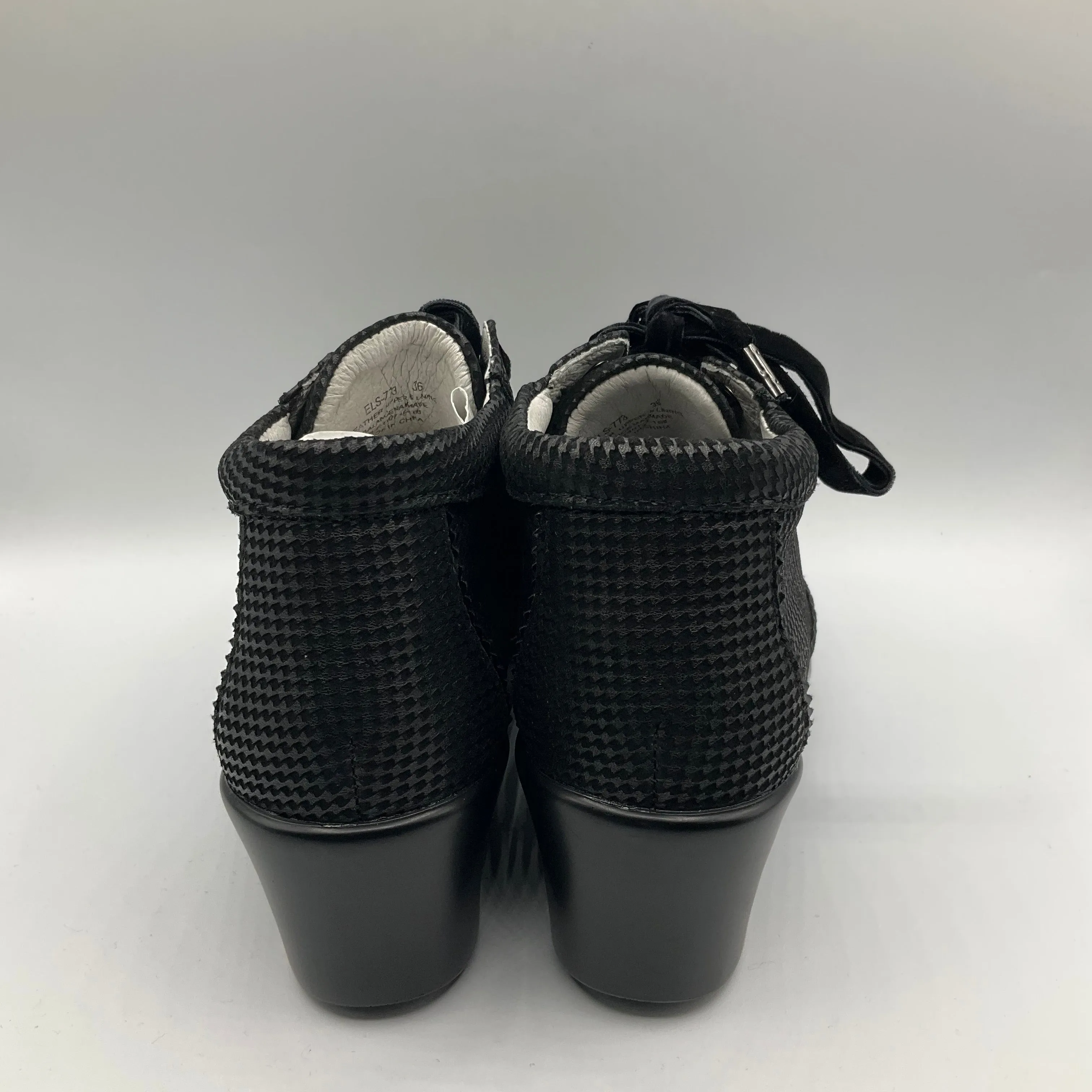 Boots Ankle Heels By Alegria In Black, Size: 6