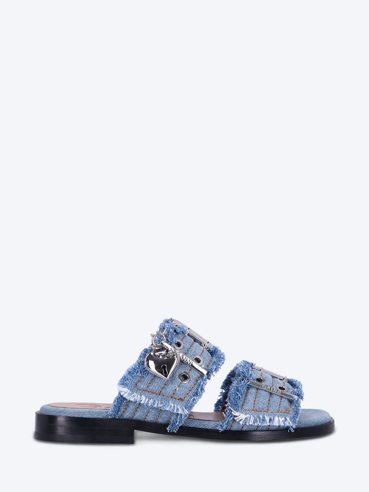 Buckle charms denim sandals
