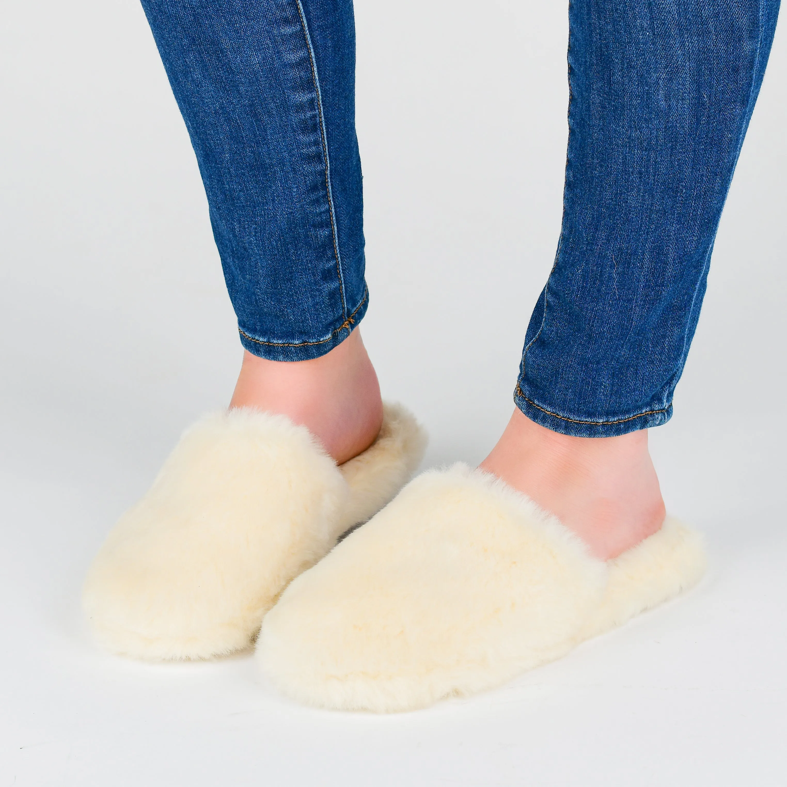 Journee Collection Women's Cozey Slipper