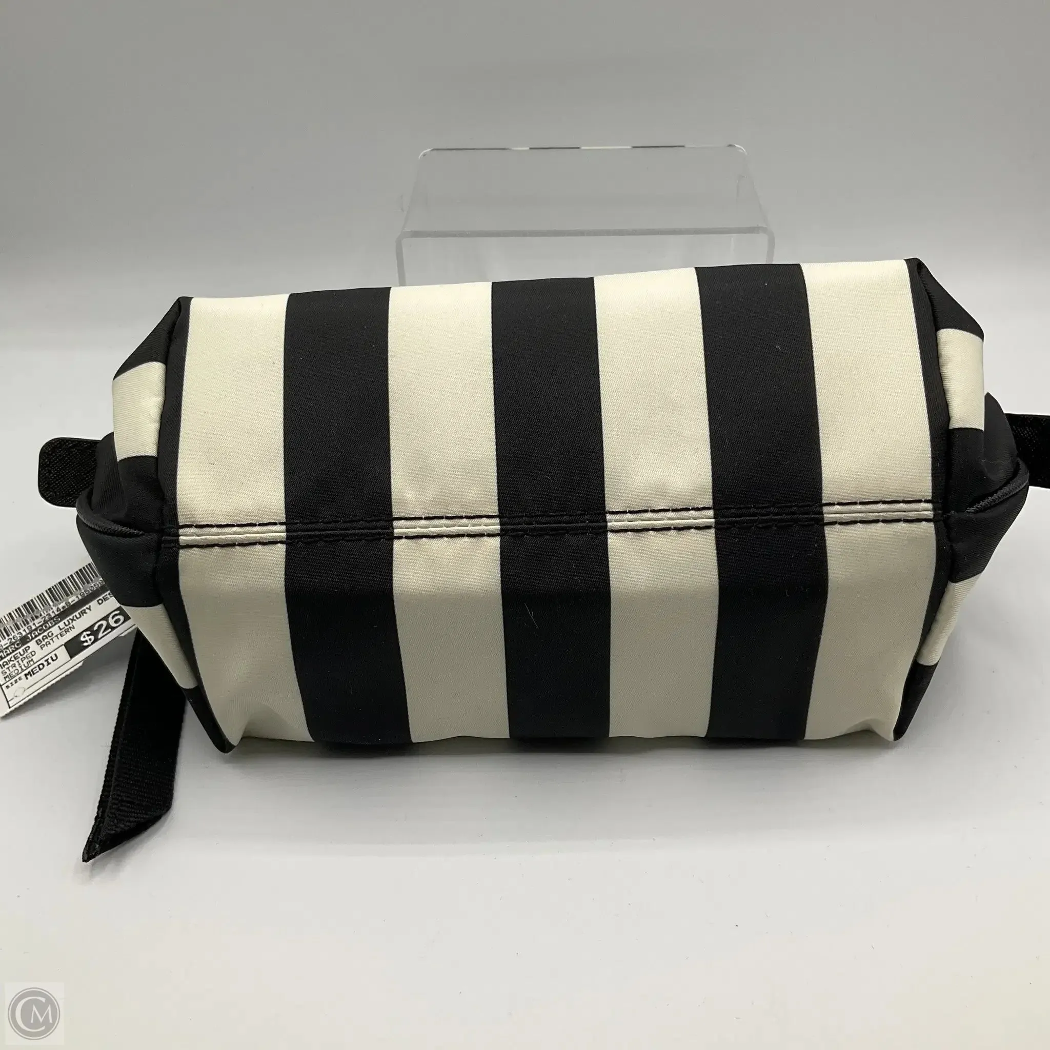 Makeup Bag Luxury Designer By Marc Jacobs, Size: Medium