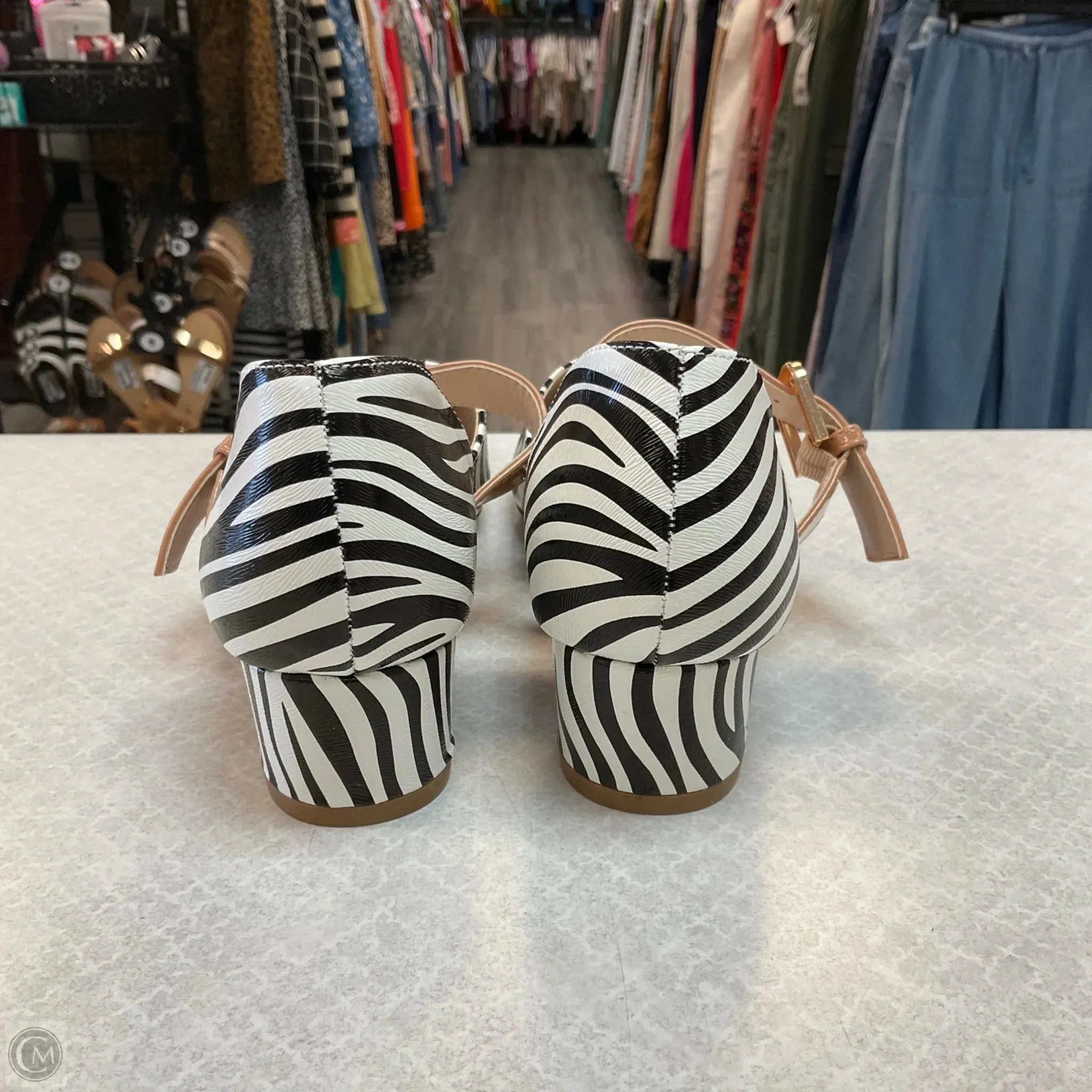 Shoes Heels Block By Clothes Mentor In Animal Print, Size: 7