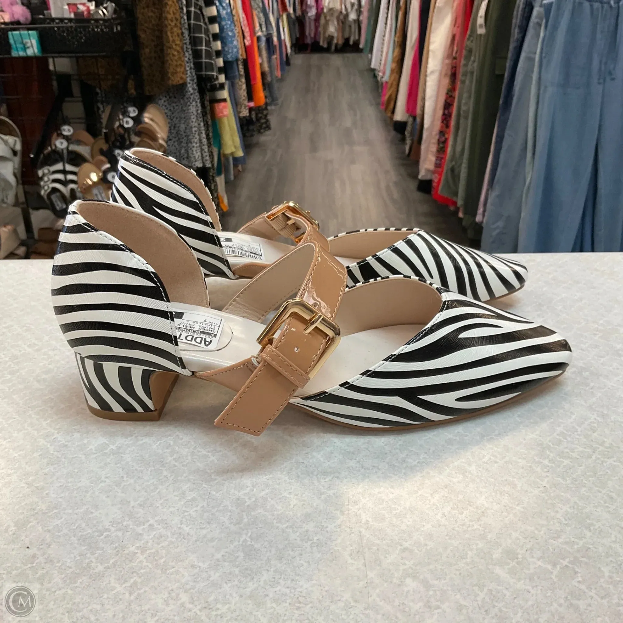 Shoes Heels Block By Clothes Mentor In Animal Print, Size: 7